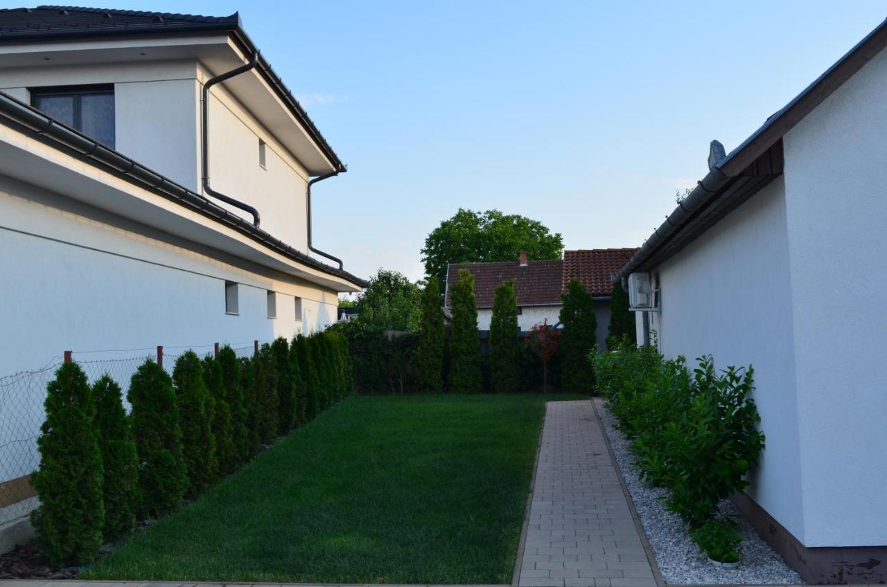 Henrietta Vendégház Hajduszoboszlo Exterior foto